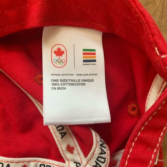 Red Canada Baseball Cap - Picture 6 of 6